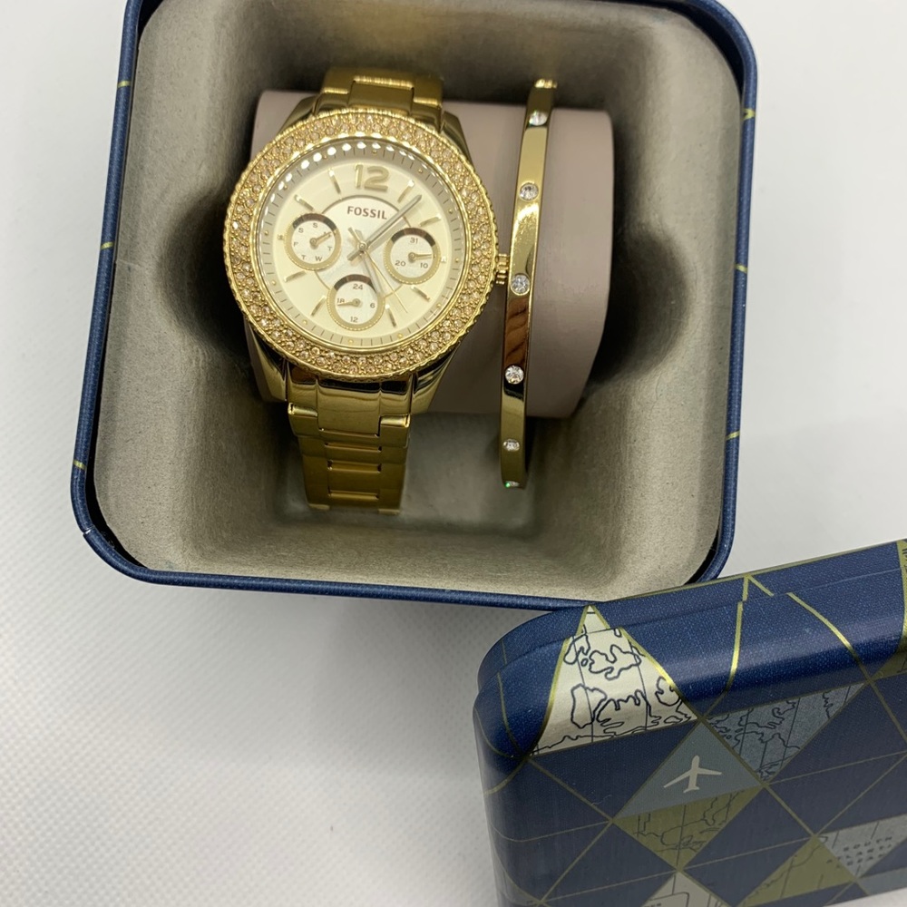 Brand New Fossil Stella Watch and Bracelet ($193)